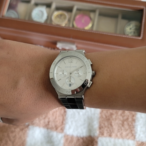 Silver Michael Kors watch - Picture 8 of 10